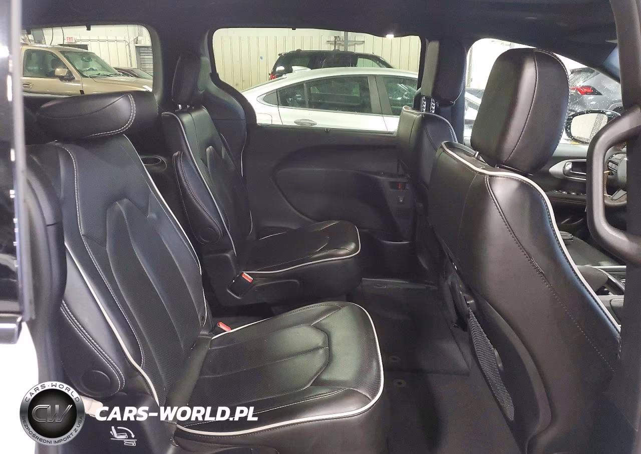 2025 Chrysler Pacifica Limited VIN:2C4RC1GG1SR552963 - 10