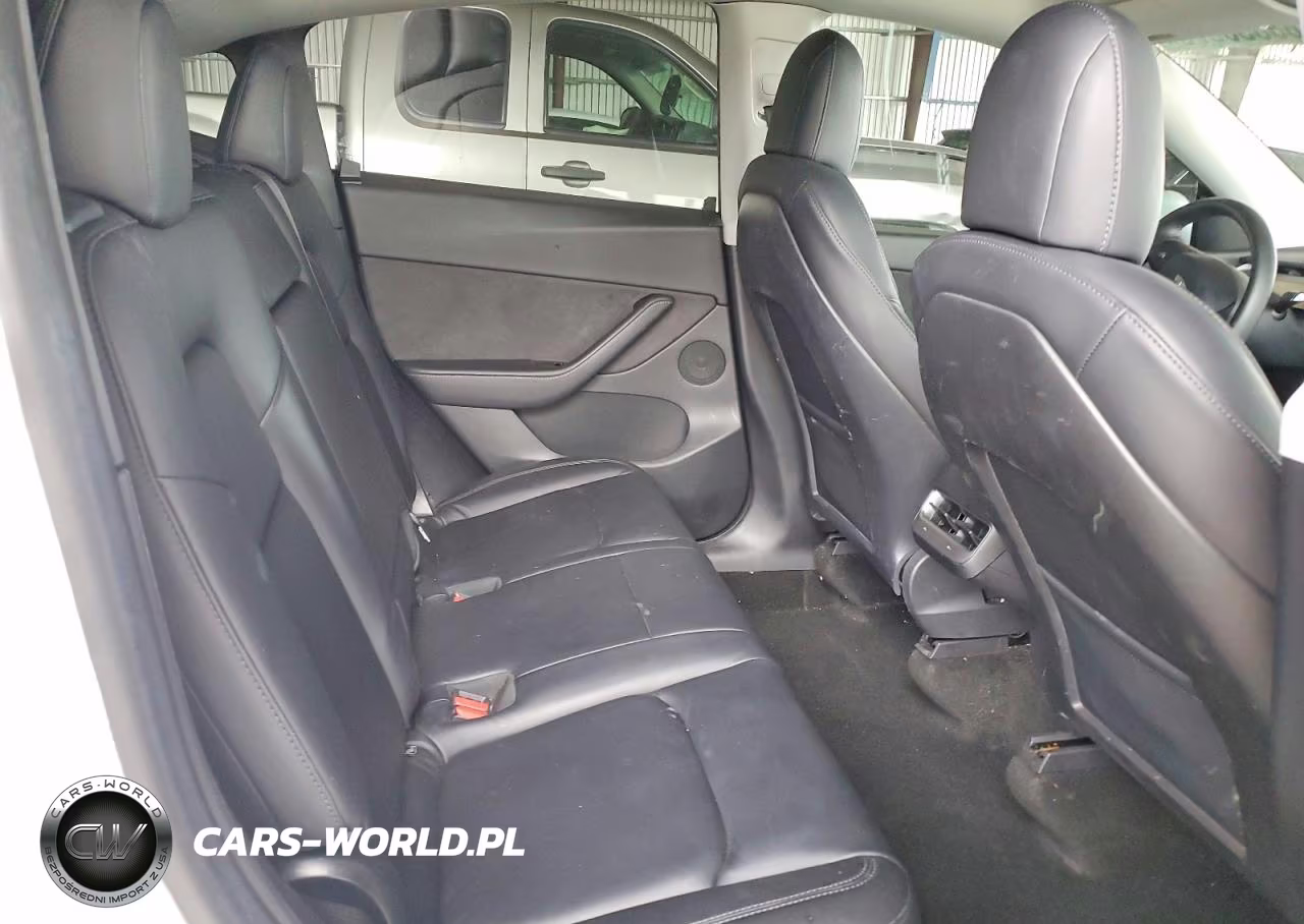 2020 Tesla Model Y VIN:5YJYGDEE4LF051159 - 11