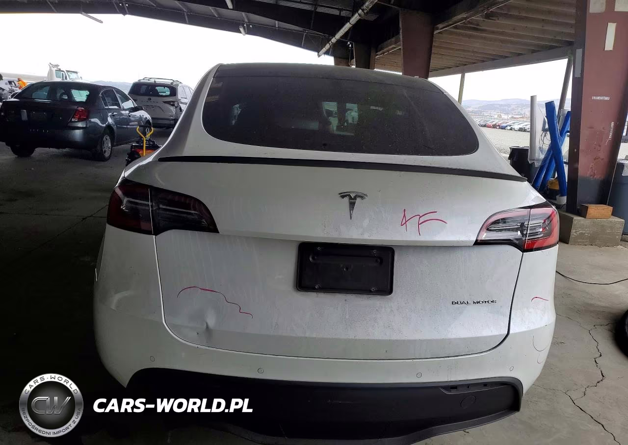 2020 Tesla Model Y VIN:5YJYGDEE4LF051159 - 6