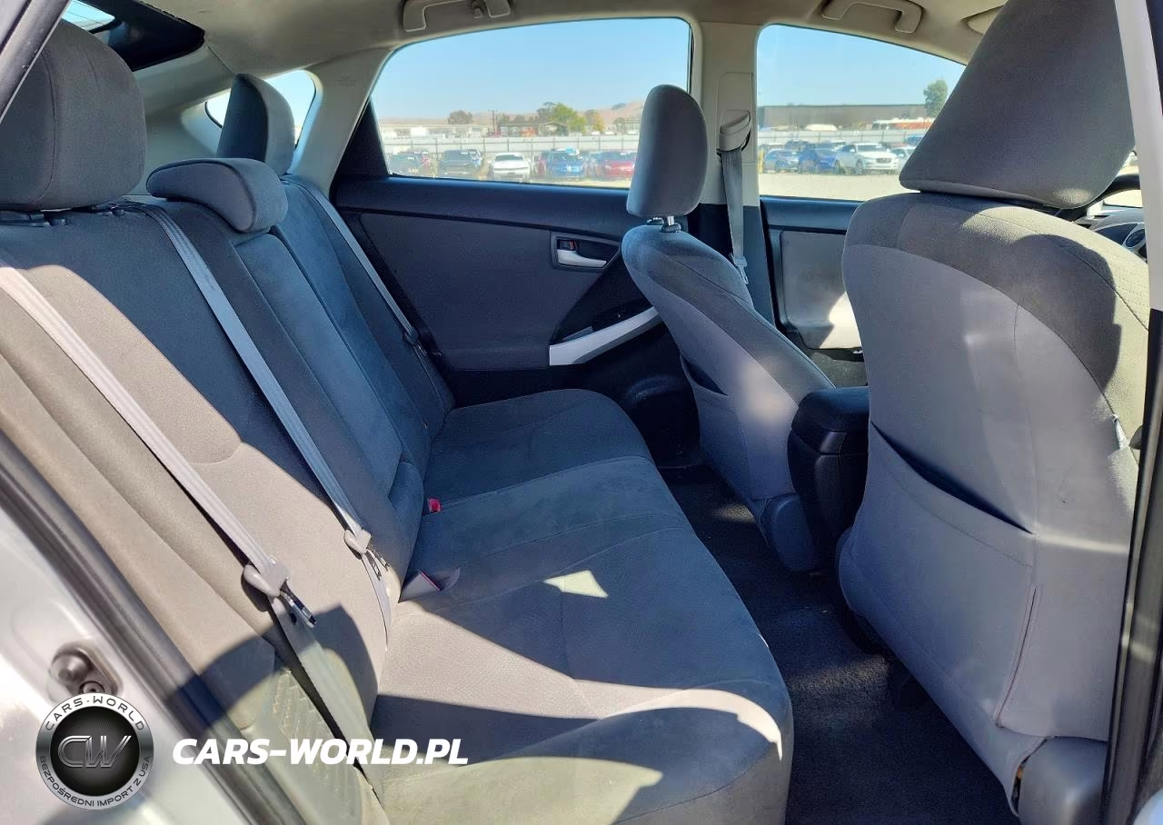 2013 Toyota Prius Two VIN:JTDKN3DU0D5553376 - 10
