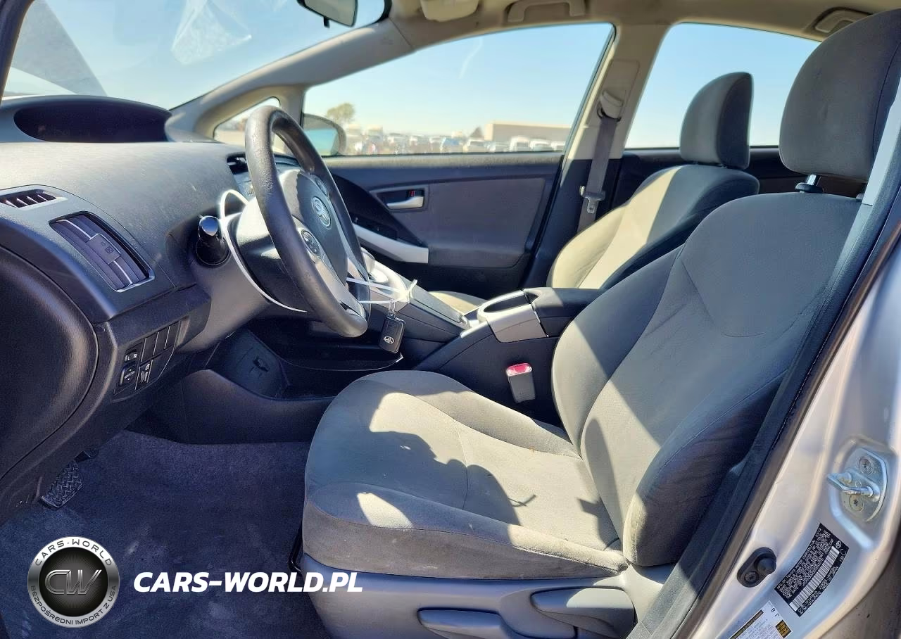 2013 Toyota Prius Two VIN:JTDKN3DU0D5553376 - 7