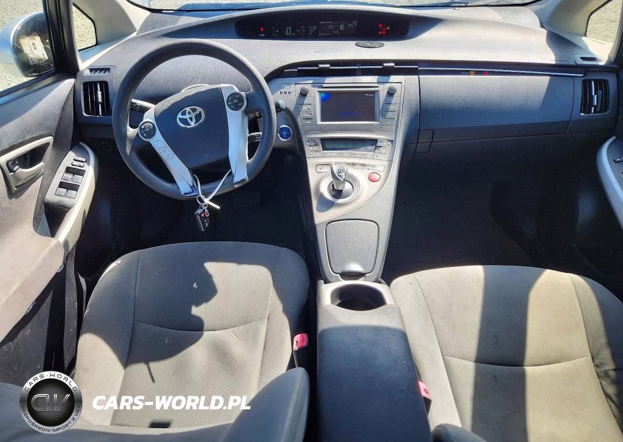 2013 Toyota Prius Two VIN:JTDKN3DU0D5553376 - 8