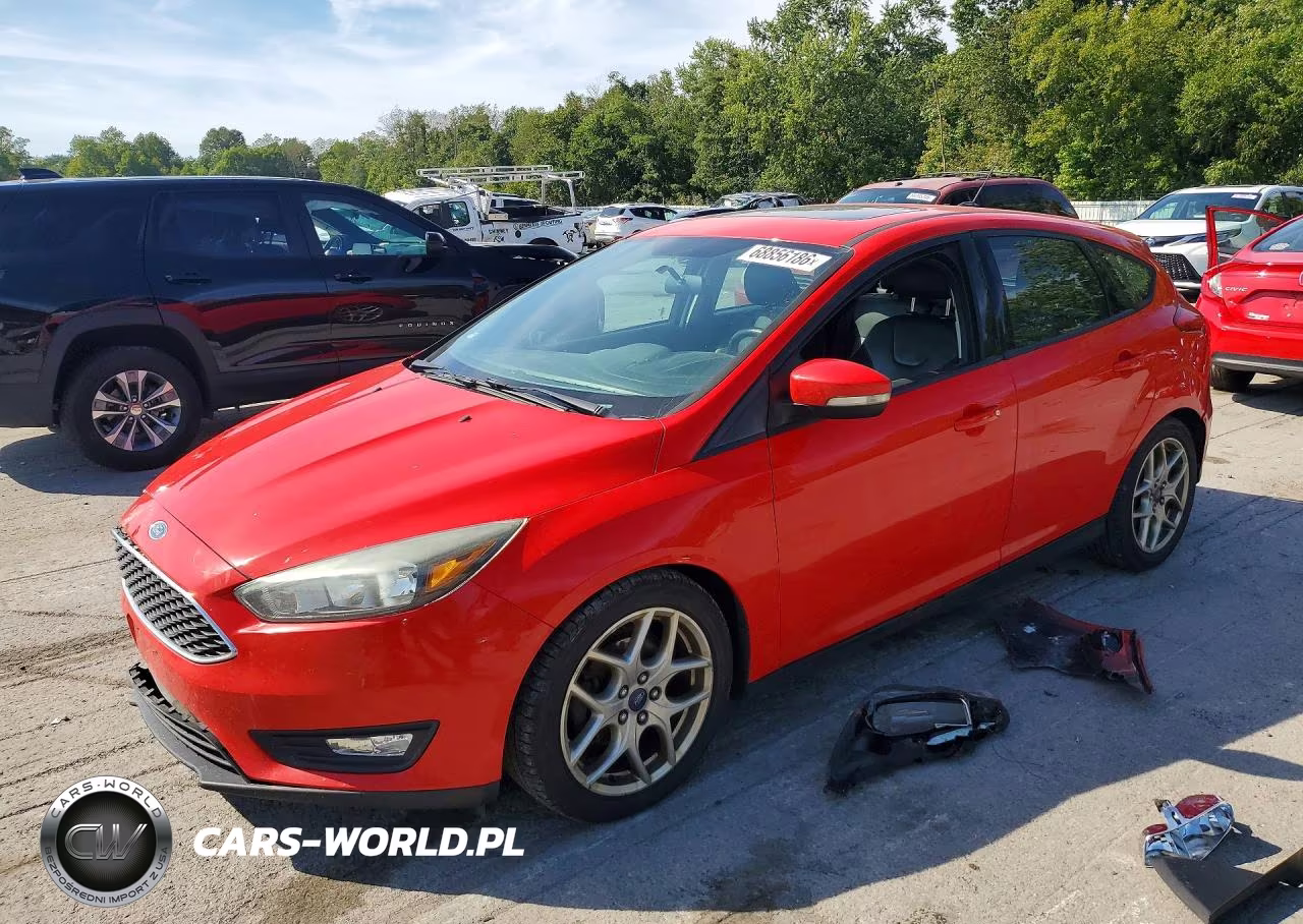 2015 Ford Focus Se VIN:1FADP3K21FL283387 - 1