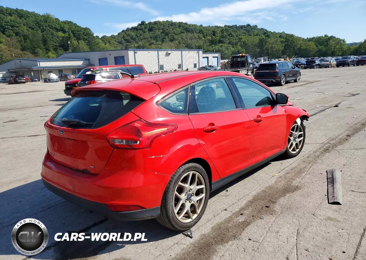 2015 Ford Focus Se VIN:1FADP3K21FL283387 - 3