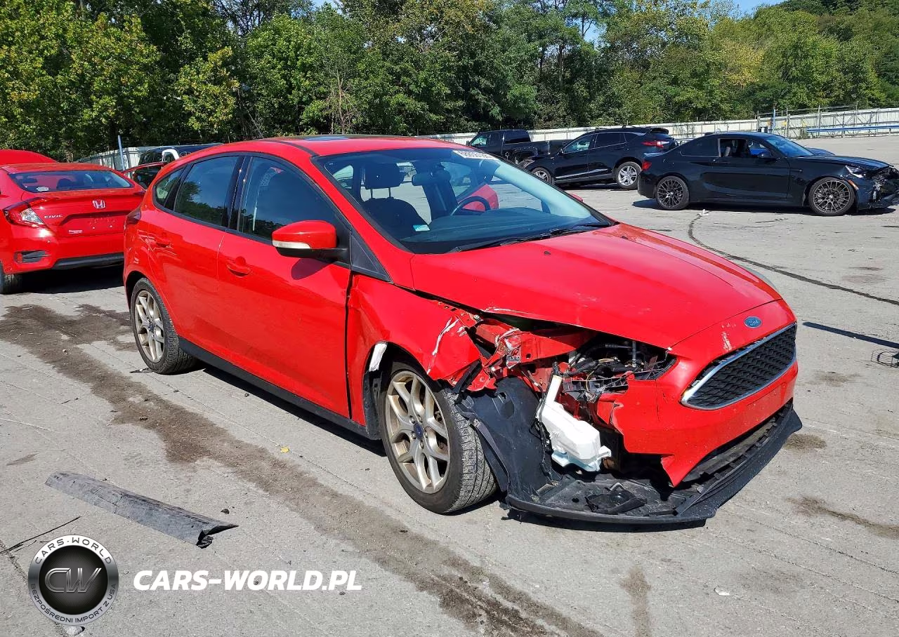2015 Ford Focus Se VIN:1FADP3K21FL283387 - 4