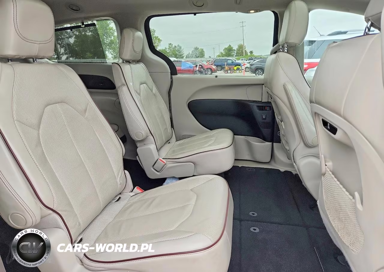 2018 Chrysler Pacifica Limited VIN:2C4RC1GG2JR121594 - 11