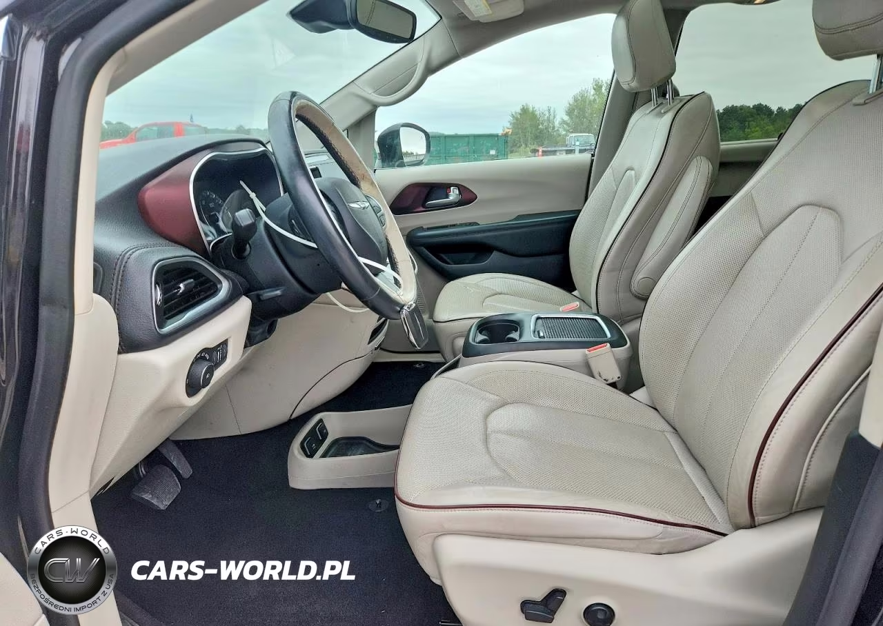 2018 Chrysler Pacifica Limited VIN:2C4RC1GG2JR121594 - 7