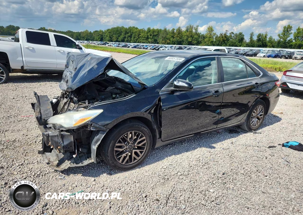 2016 Toyota Camry Le – zdjęcie 1 z 13