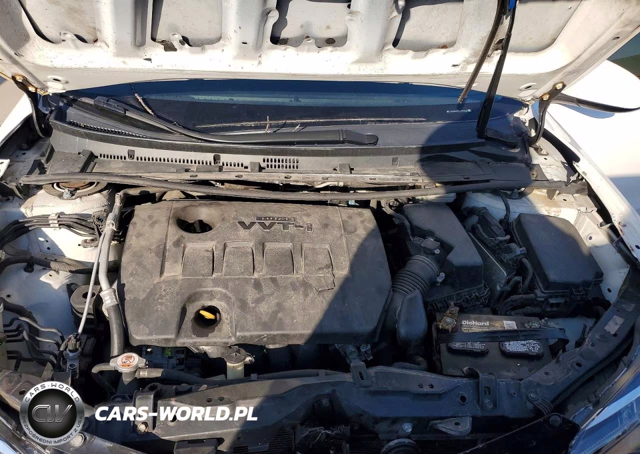 2018 Toyota Corolla Le VIN:5YFBURHE0JP848341 - 11