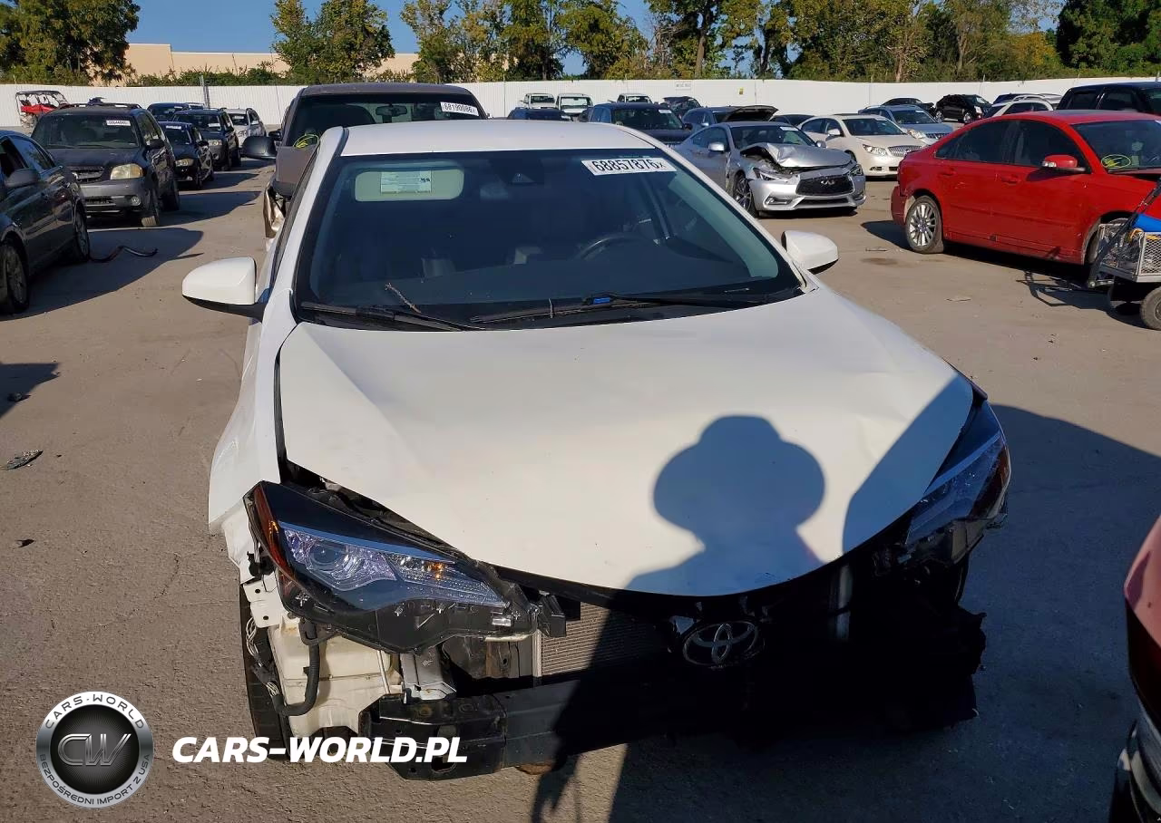 2018 Toyota Corolla Le VIN:5YFBURHE0JP848341 - 5