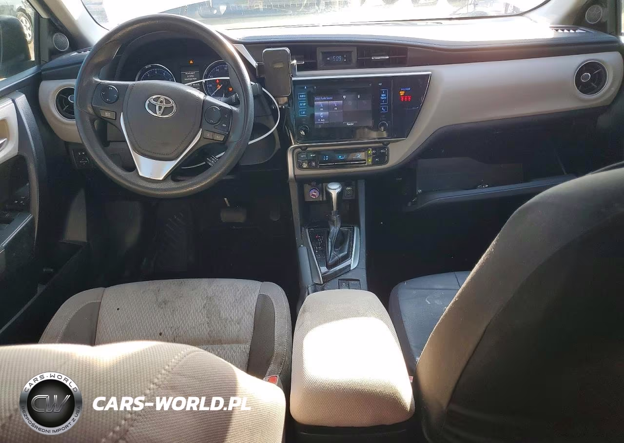 2018 Toyota Corolla Le VIN:5YFBURHE0JP848341 - 8
