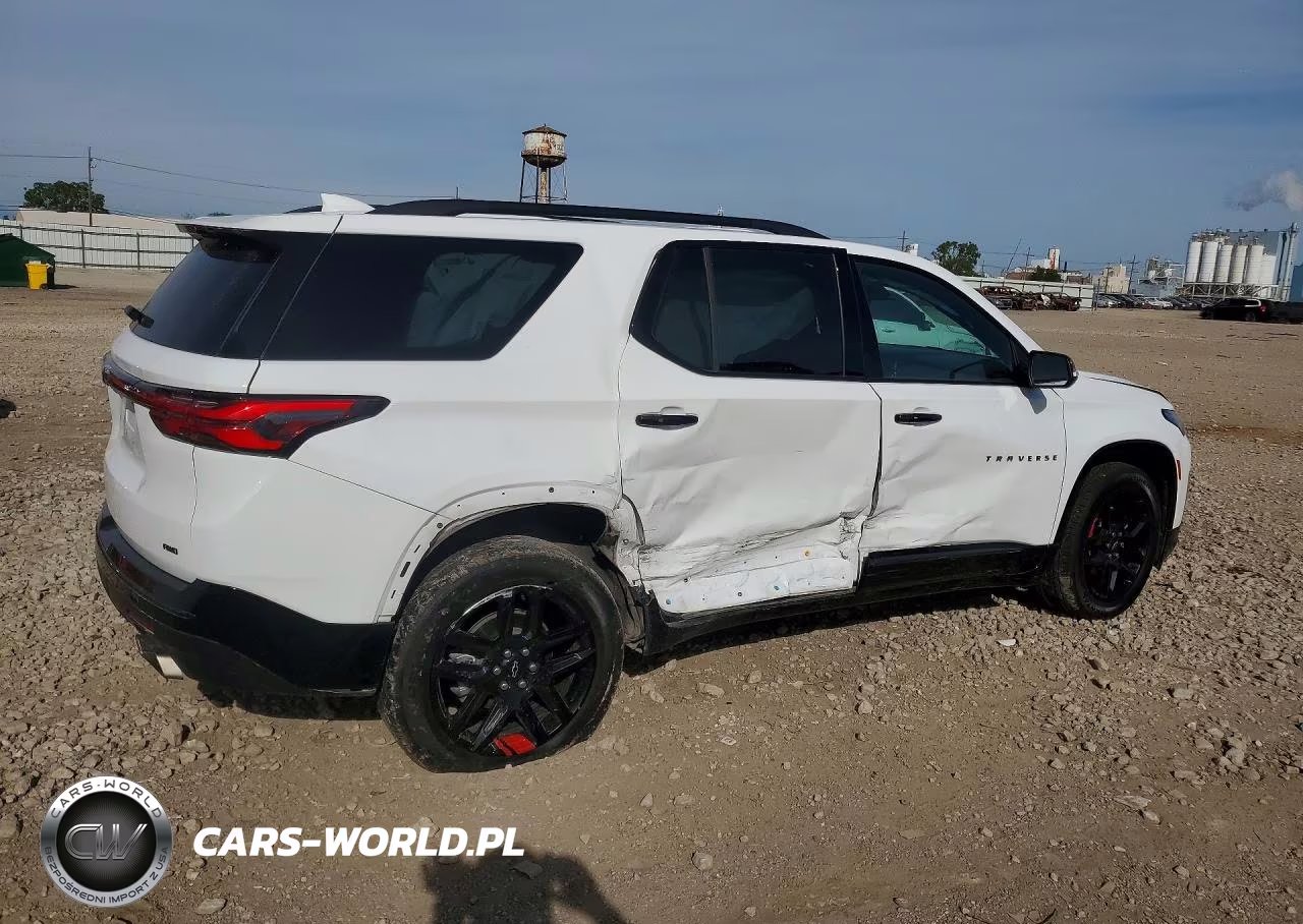 2023 Chevrolet Traverse Premier VIN:1GNEVKKWXPJ314321 - 3
