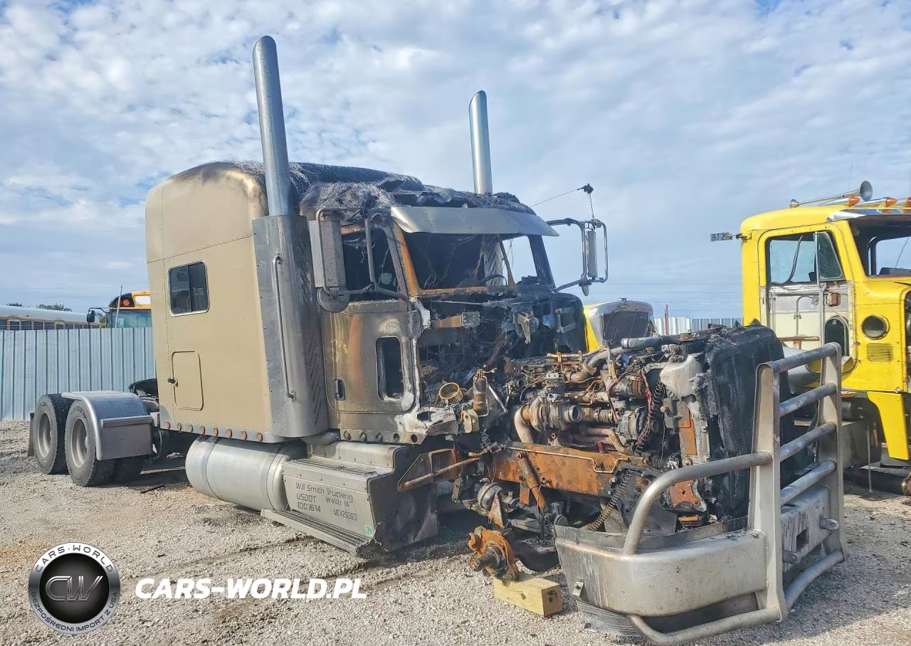 2013 Peterbilt 386 Semi Truck VIN:1XPHD49X6DD174005 - 4