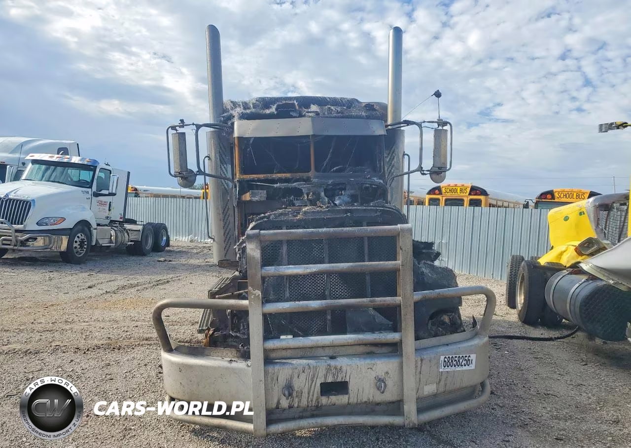 2013 Peterbilt 386 Semi Truck VIN:1XPHD49X6DD174005 - 5