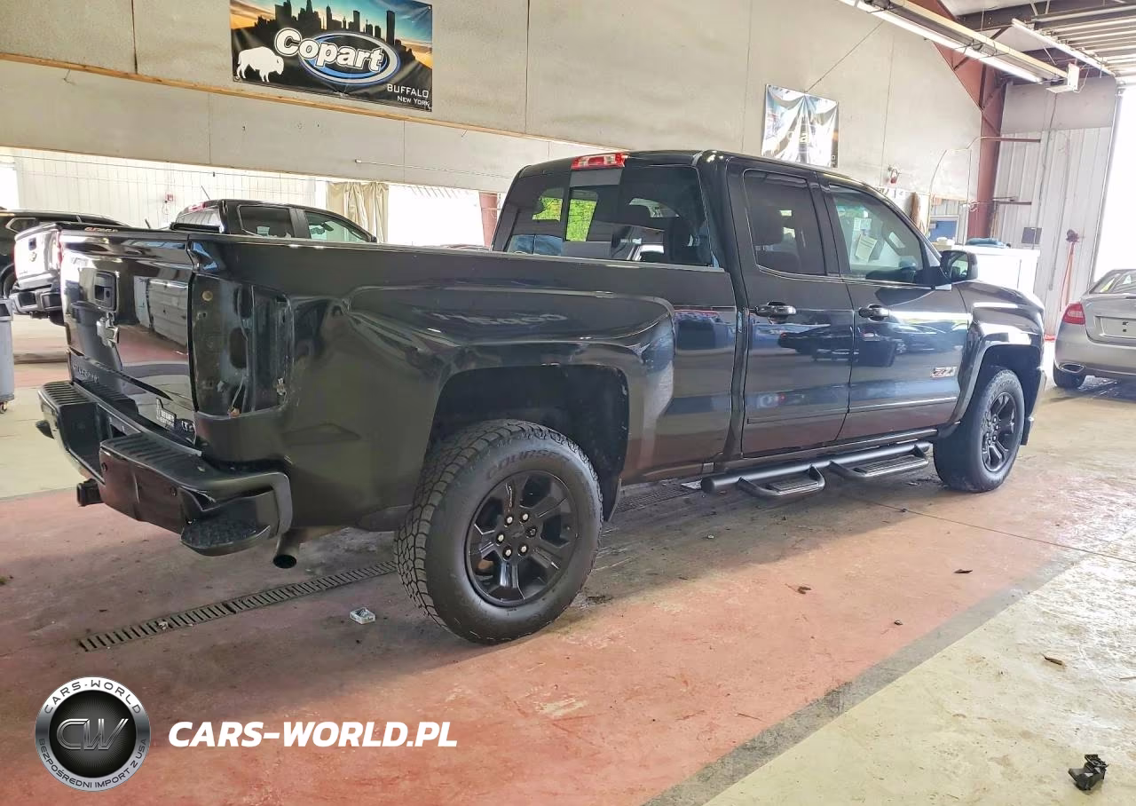 2018 Chevrolet Silverado K1500 Lt VIN:1GCVKREC5JZ379954 - 3
