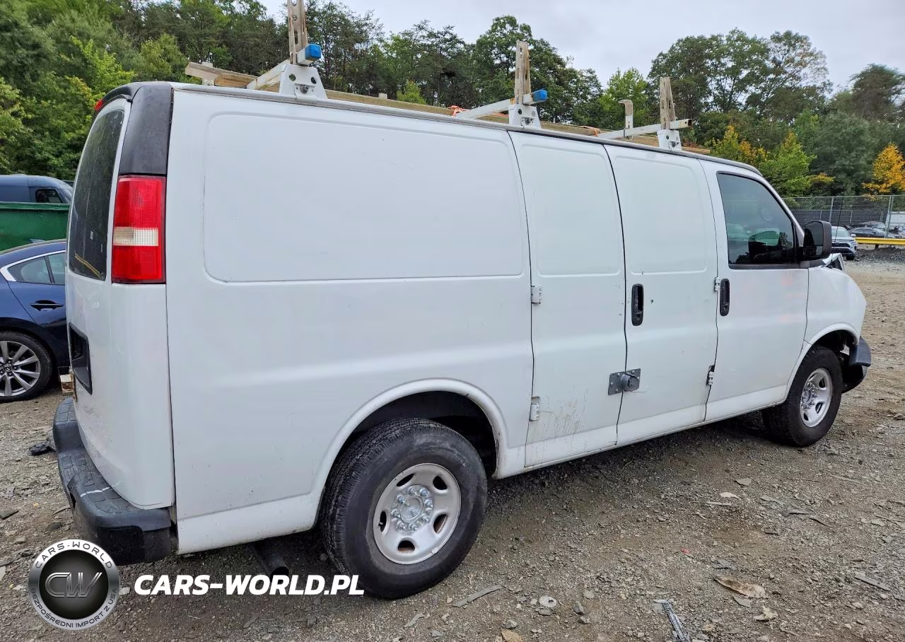 2015 Chevrolet Express G2500 VIN:1GCWGFCF8F1283484 - 3