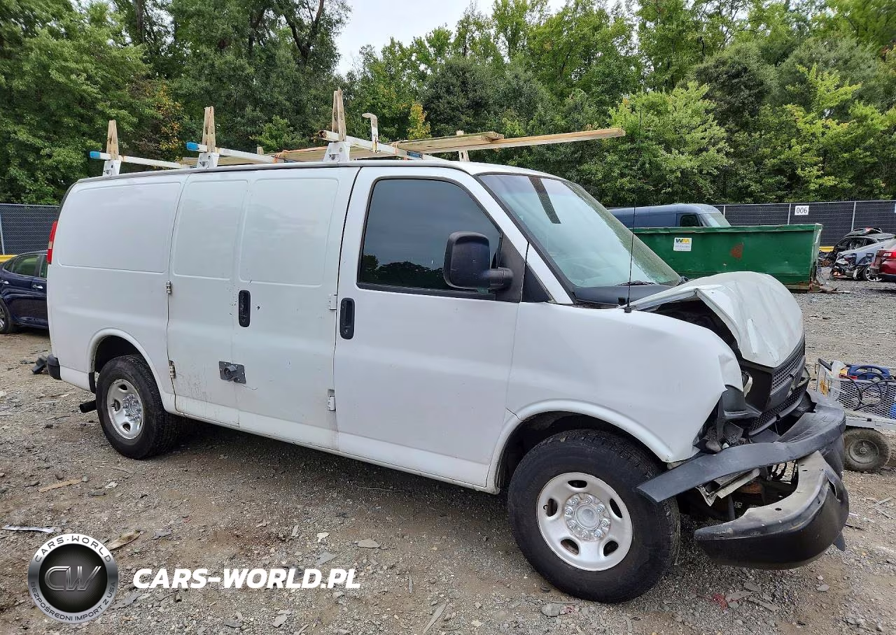 2015 Chevrolet Express G2500 VIN:1GCWGFCF8F1283484 - 4