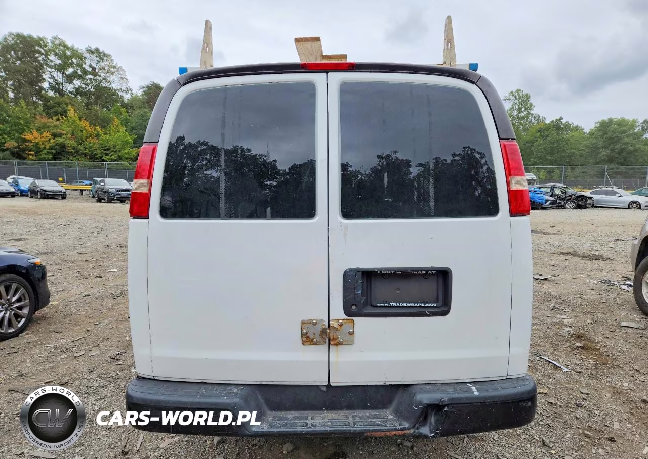 2015 Chevrolet Express G2500 VIN:1GCWGFCF8F1283484 - 6