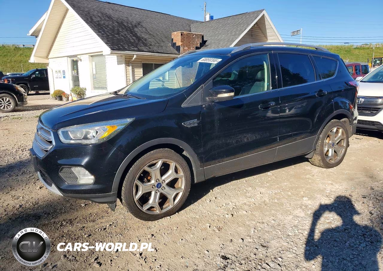 2017 Ford Escape Titanium – zdjęcie 1 z 14