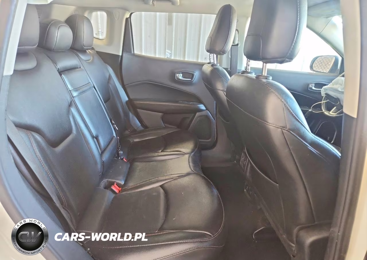 2019 Jeep Compass Limited VIN:3C4NJCCB6KT659997 - 10