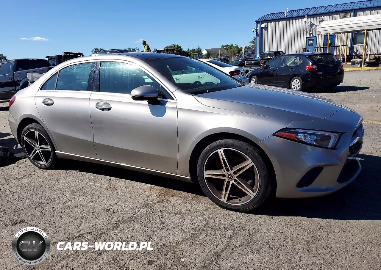 2019 Mercedes-Benz A 220 4Matic VIN:WDD3G4FB8KW019653 - 4