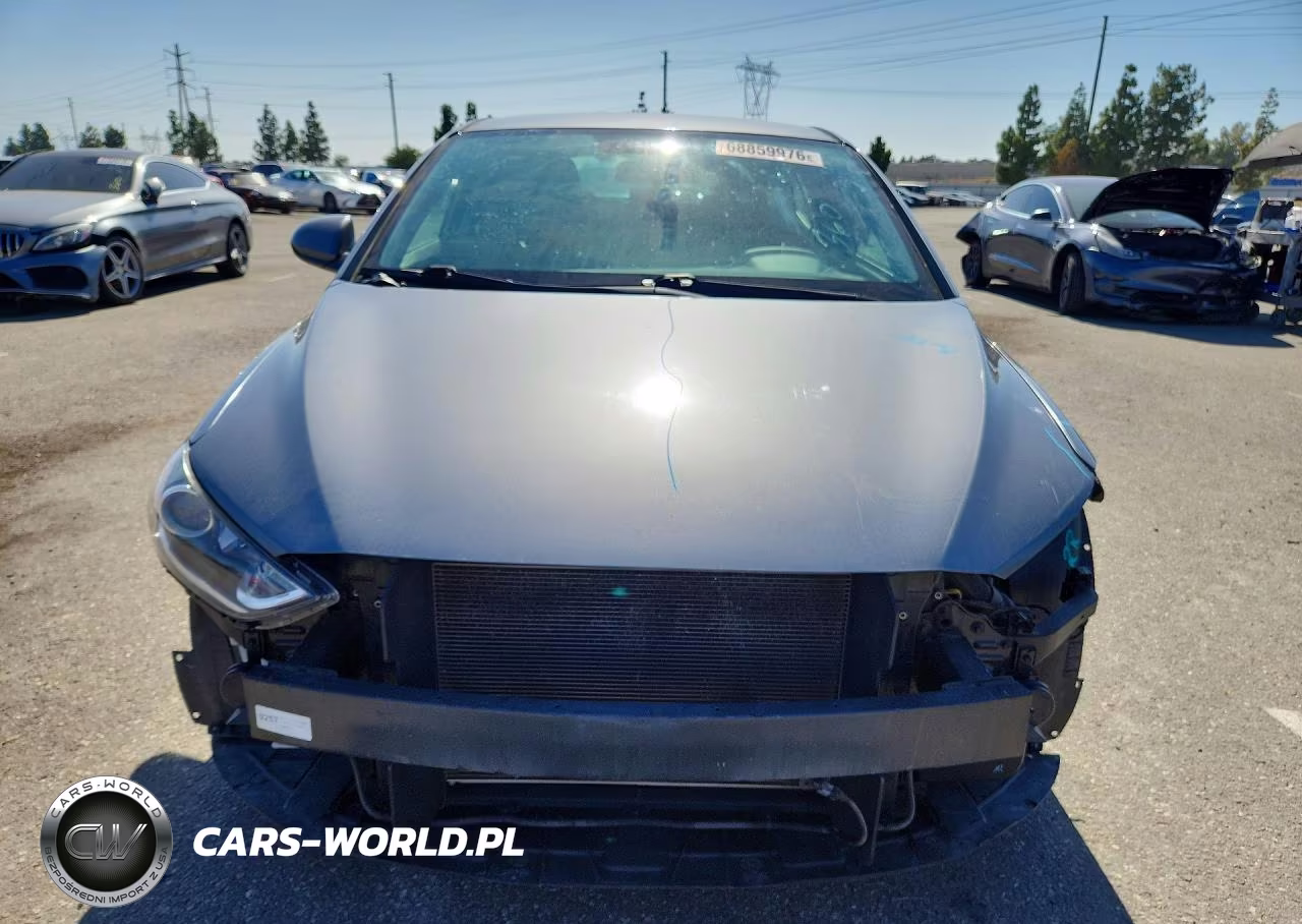 2018 Hyundai Elantra Sel VIN:5NPD84LF6JH264894 - 5
