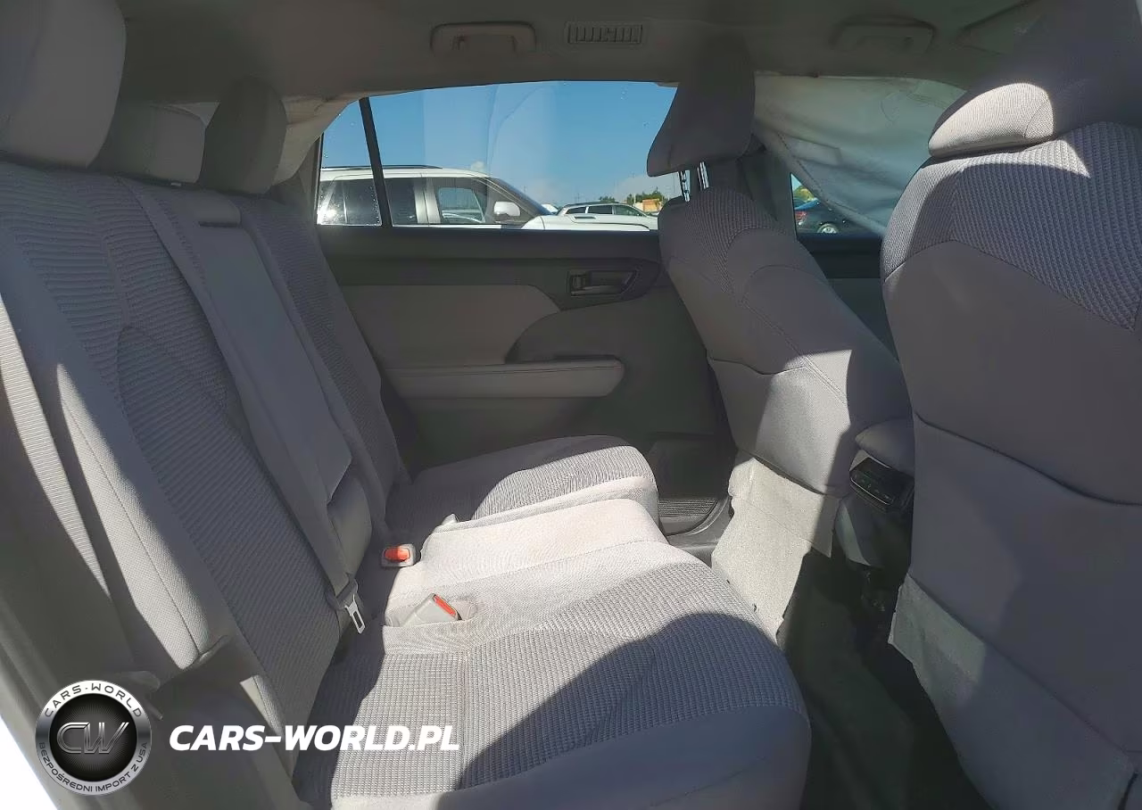 2021 Toyota Highlander Hybrid Le VIN:5TDZARAH1MS507988 - 11