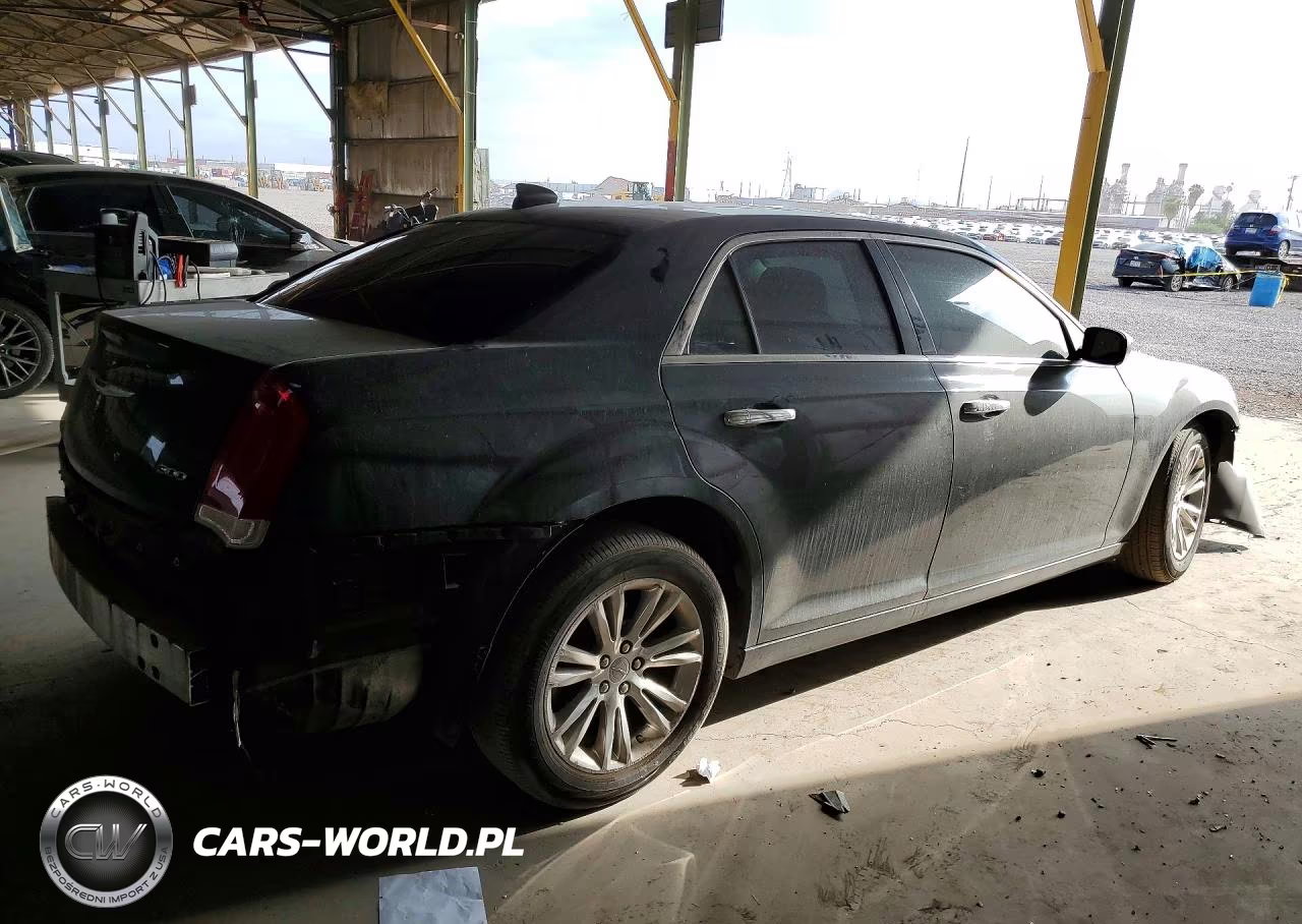 2016 Chrysler 300C VIN:2C3CCAEG0GH190456 - 3