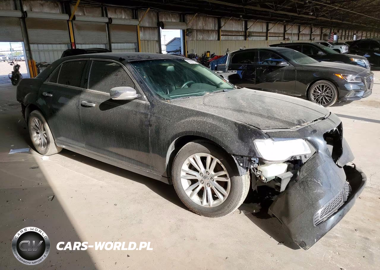 2016 Chrysler 300C VIN:2C3CCAEG0GH190456 - 4