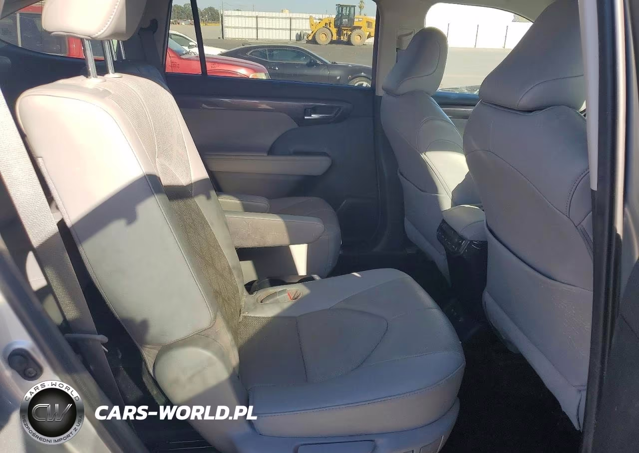 2020 Toyota Highlander Hybrid Platinum VIN:5TDEBRCH5LS005086 - 11