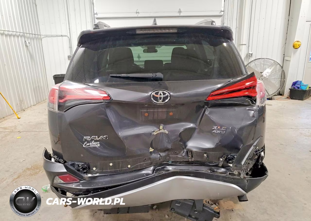 2018 Toyota Rav4 Xle VIN:2T3RFREV9JW742716 - 6