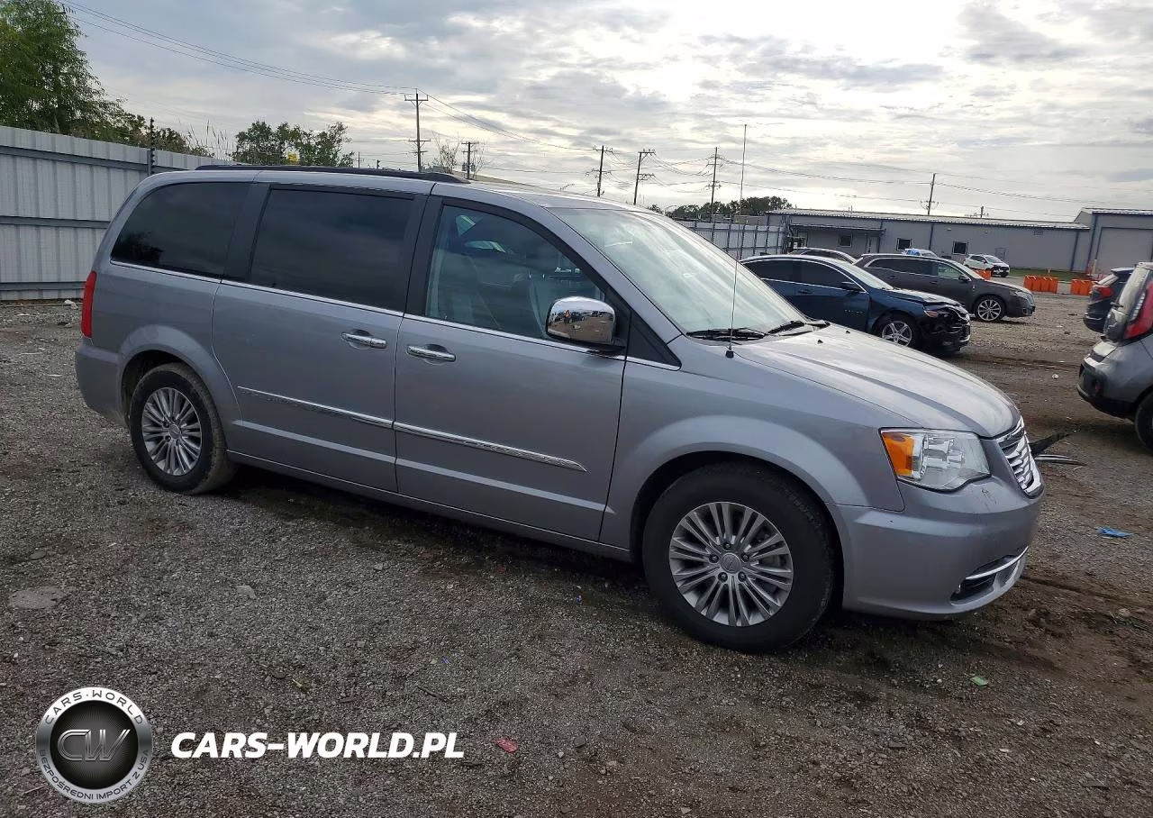 2016 Chrysler Town & Country Touring L VIN:2C4RC1CG0GR190802 - 4