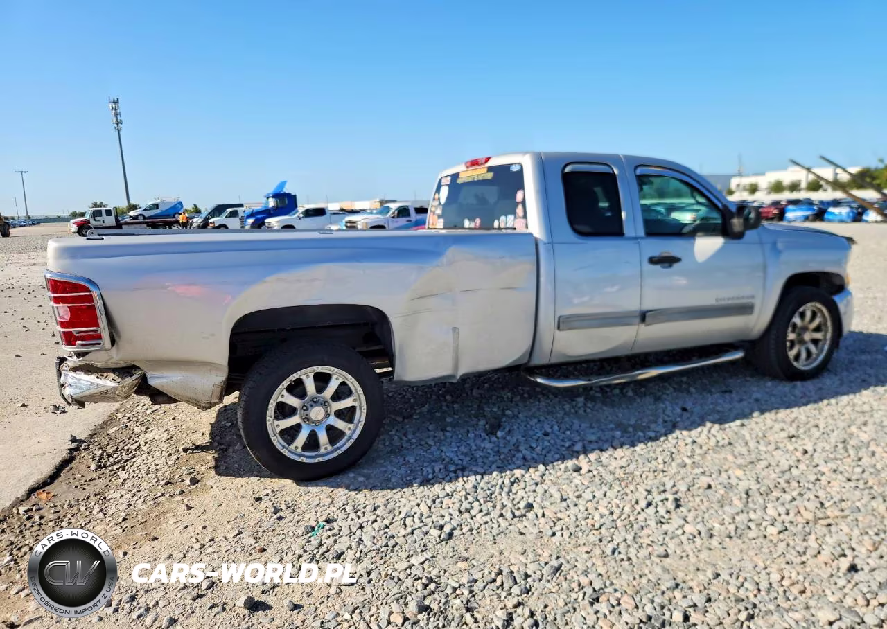 2011 Chevrolet Silverado C1500 Lt VIN:1GCRCSE04BZ166538 - 3
