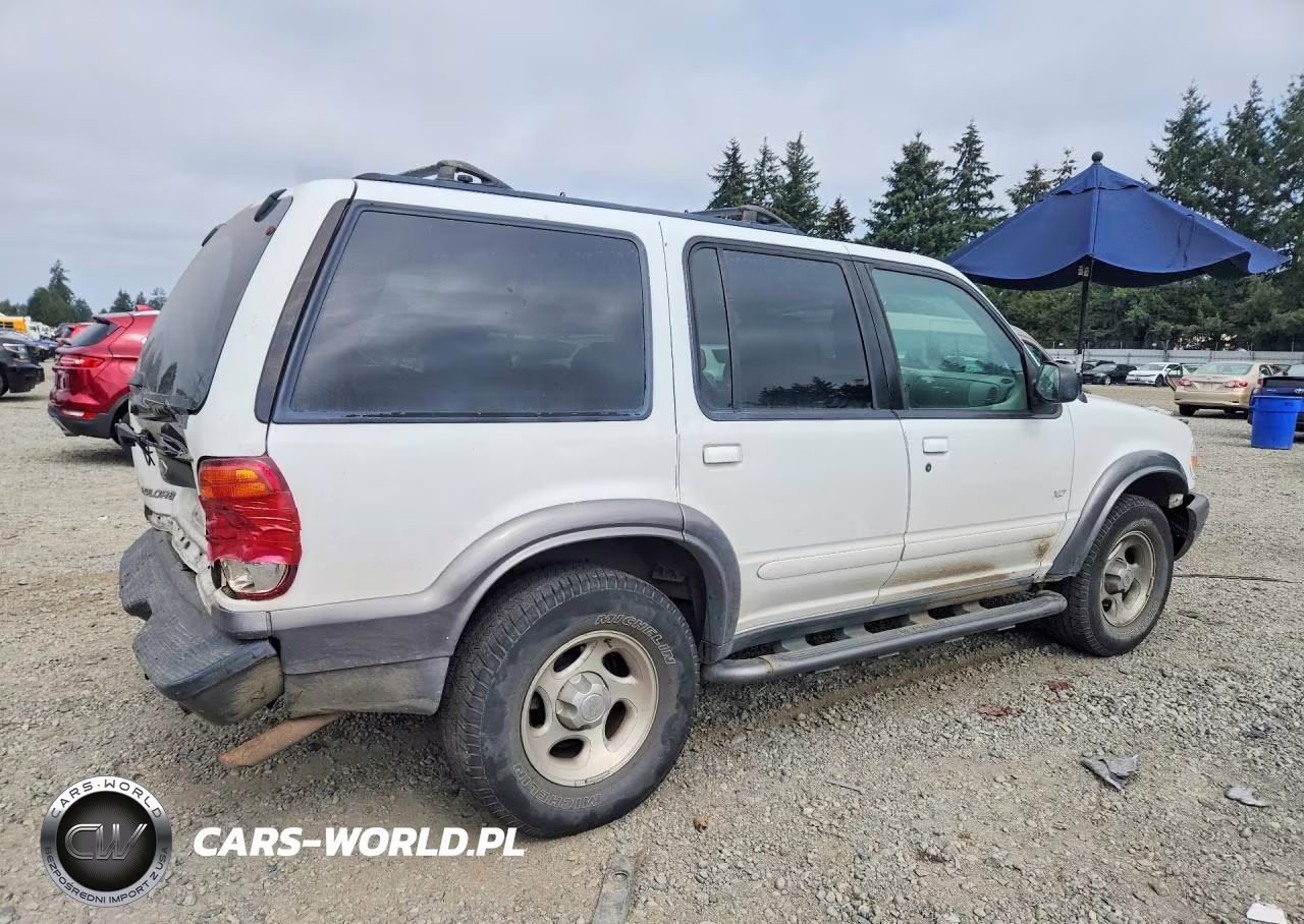 2000 Ford Explorer Xlt VIN:1FMDU73E4YZC57686 - 3
