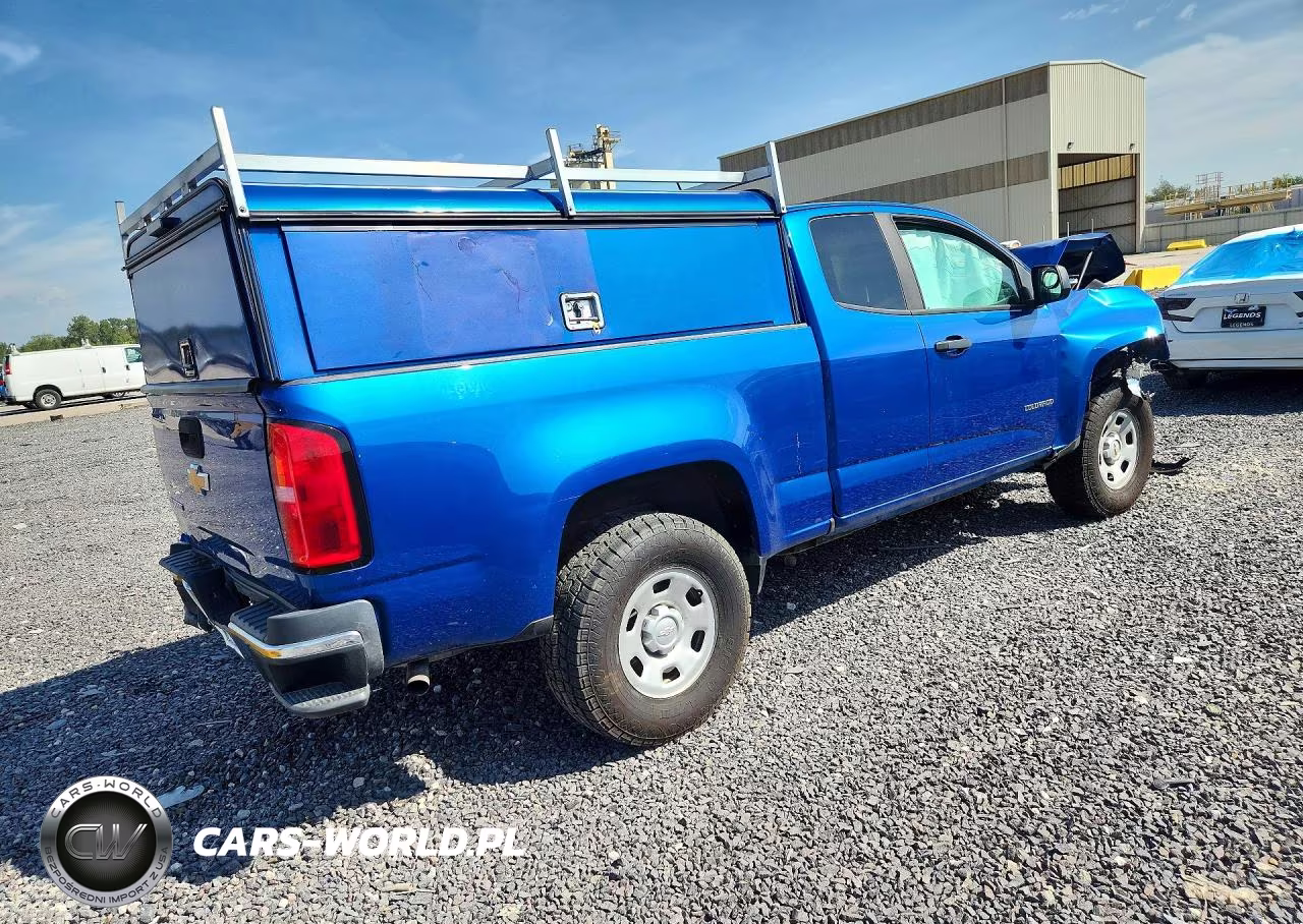 2018 Chevrolet Colorado VIN:1GCHSBEA6J1235587 - 3