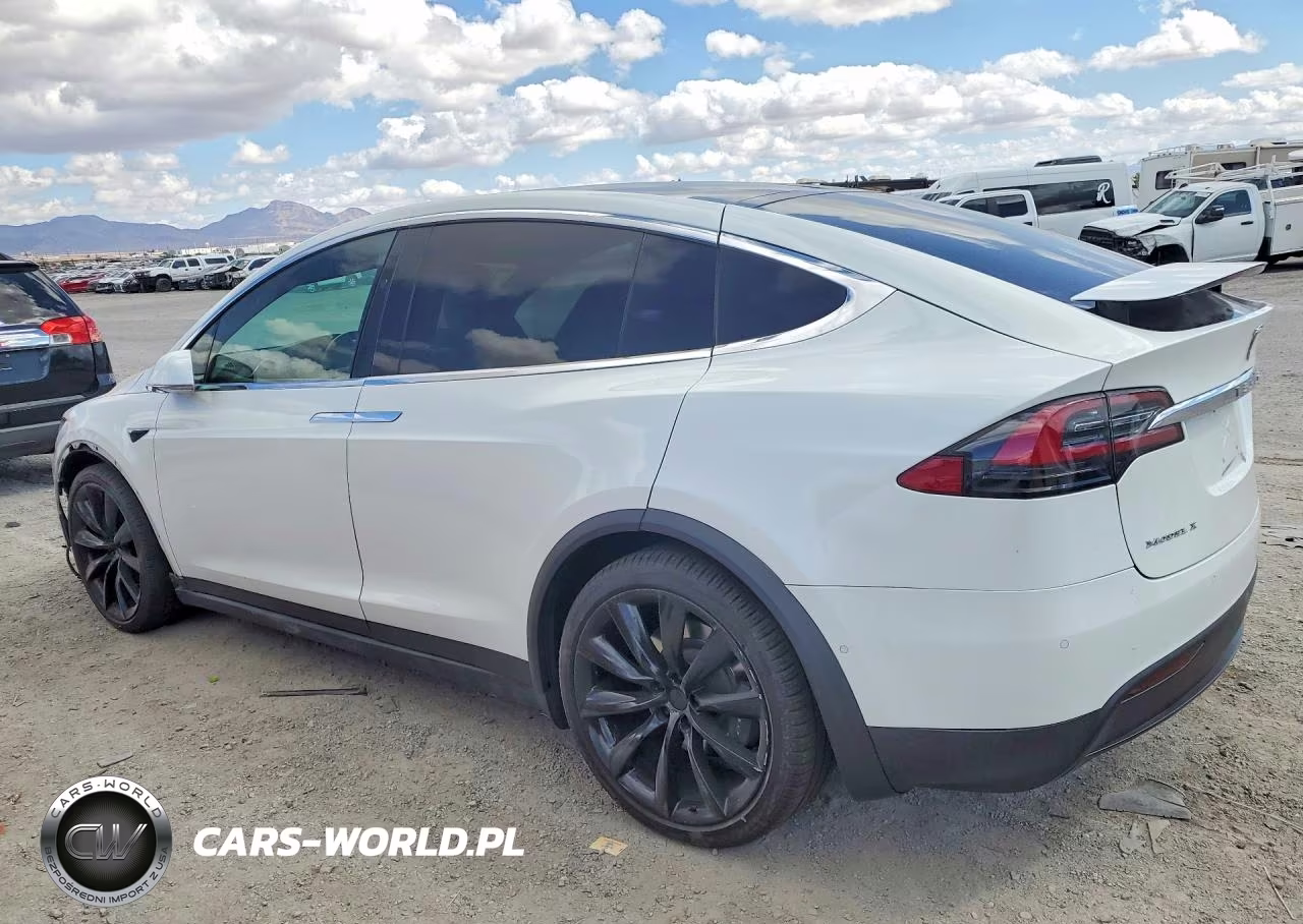 2017 Tesla Model X VIN:5YJXCDE28HF055770 - 2
