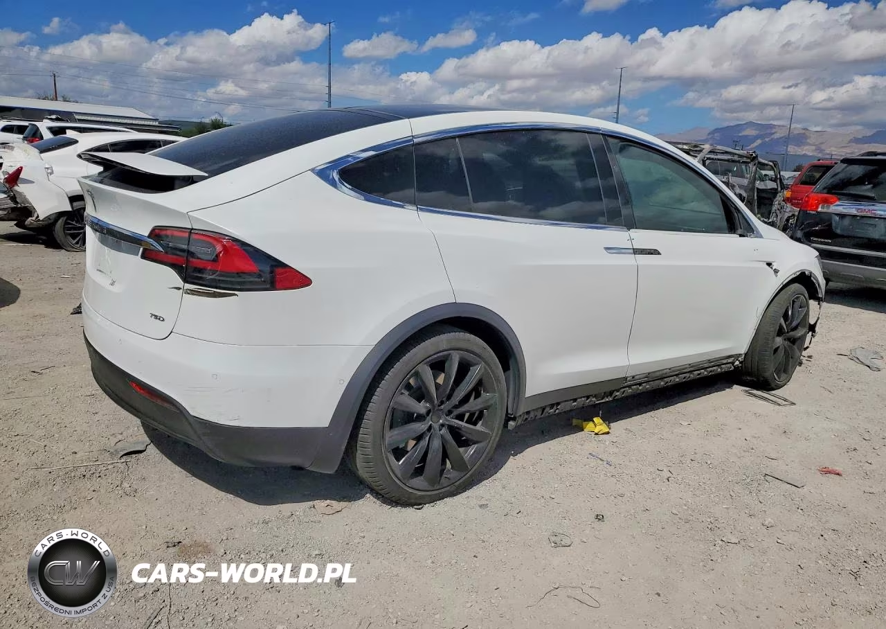 2017 Tesla Model X VIN:5YJXCDE28HF055770 - 3