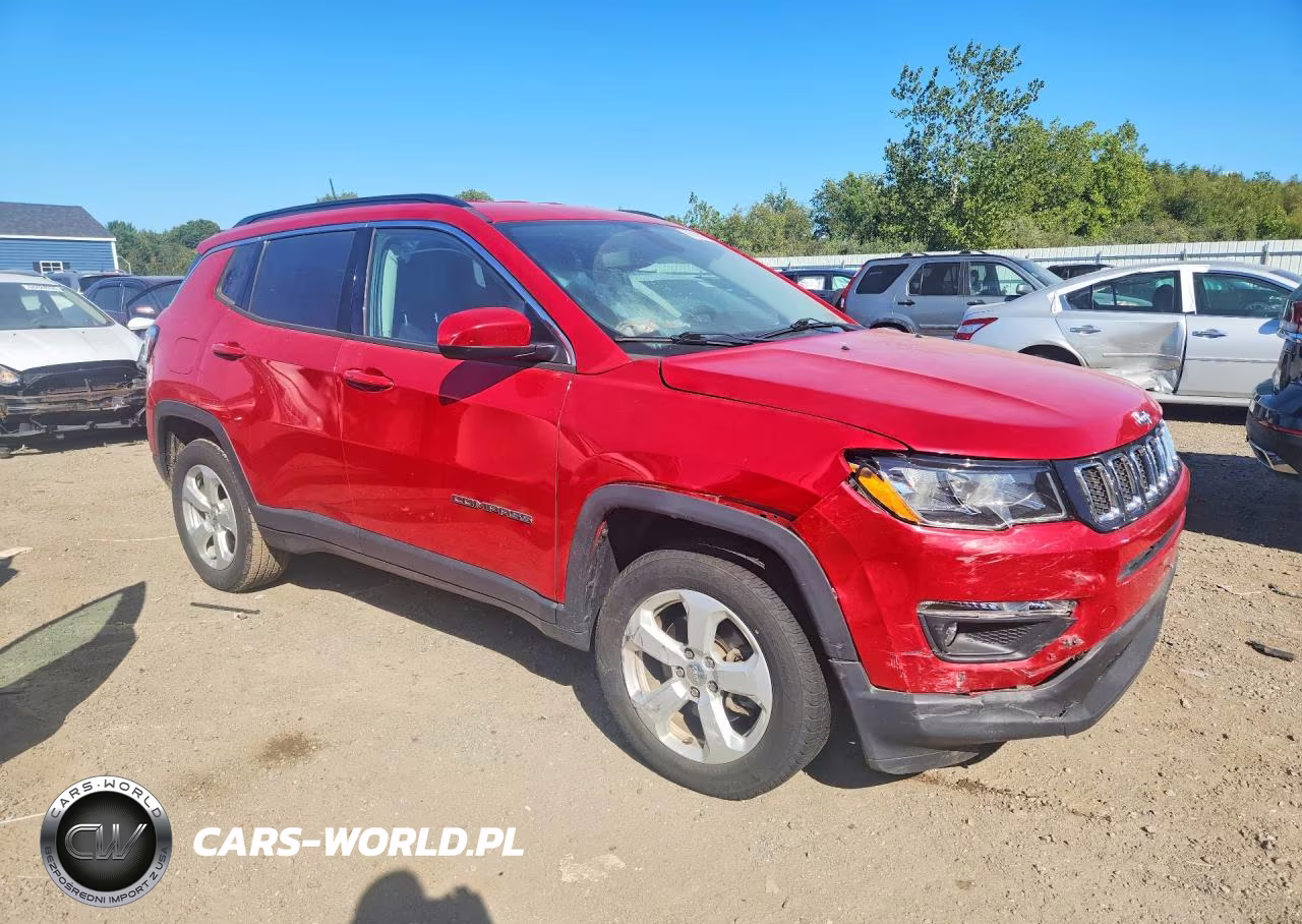2019 Jeep Compass Latitude VIN:3C4NJDBB1KT689612 - 4