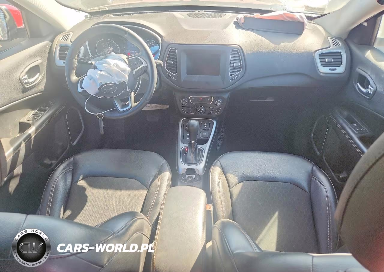 2019 Jeep Compass Latitude VIN:3C4NJDBB1KT689612 - 8