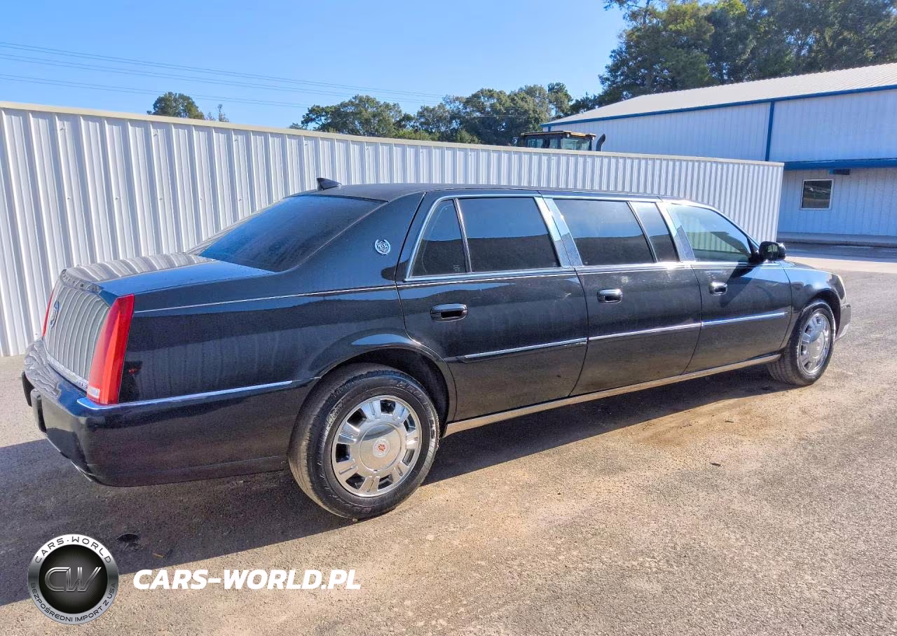 2010 Cadillac Professional Chassis VIN:1GEUK9CY7AU550198 - 3