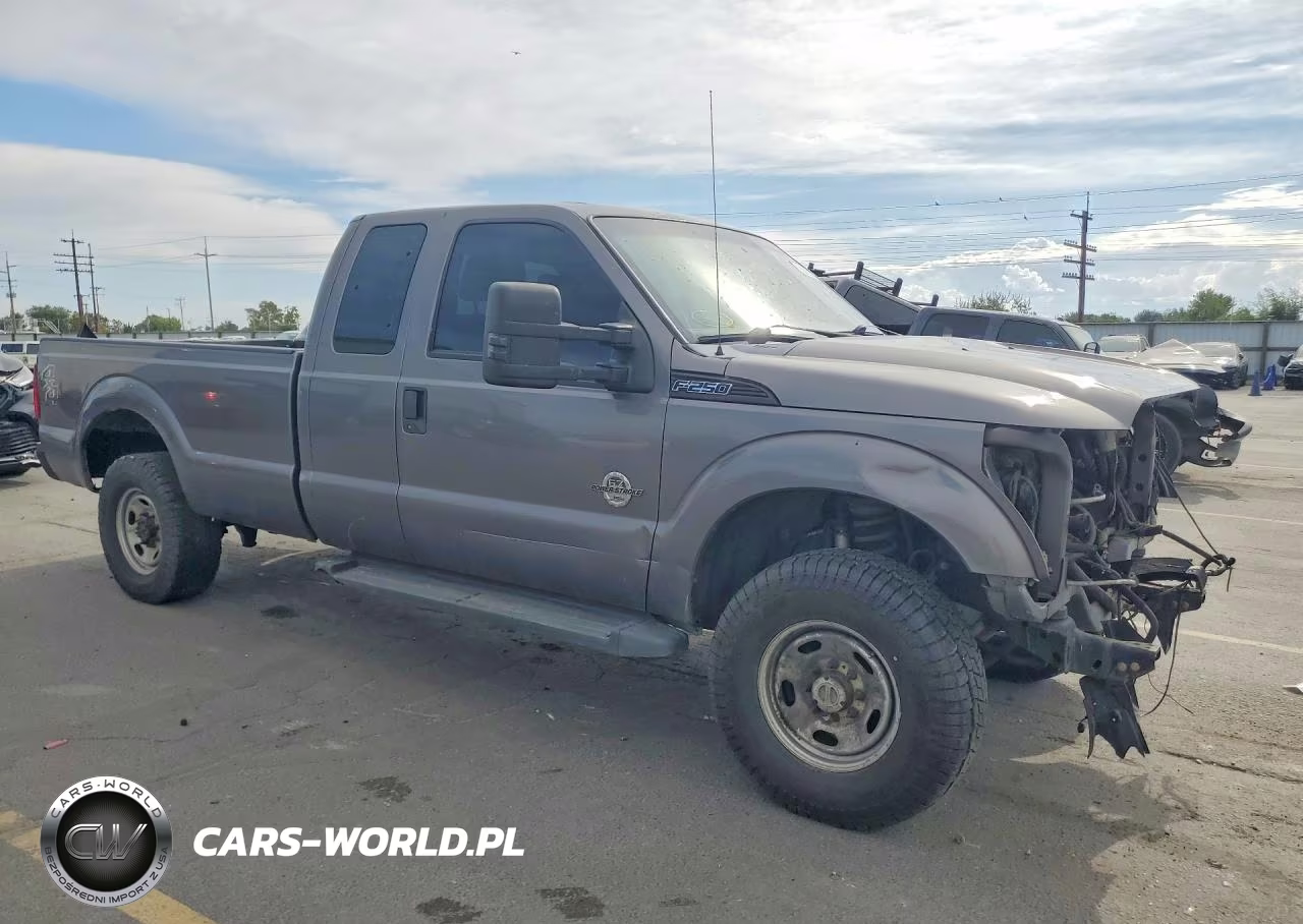 2012 Ford F250 Super Duty VIN:1FT7X2BT0CEA10774 - 4