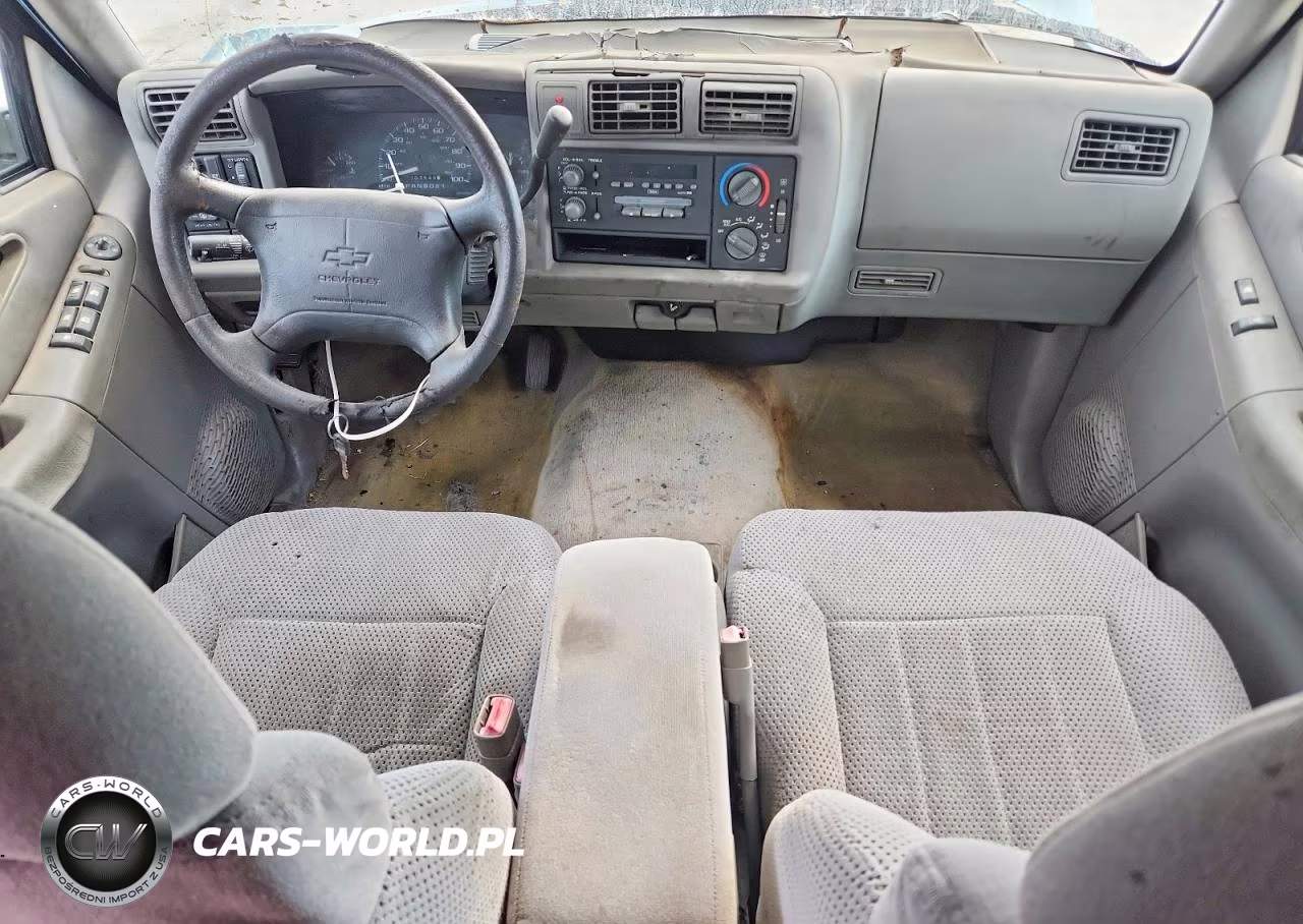 1996 Chevrolet Blazer 1Lt VIN:1GNCS13W6T2168139 - 8
