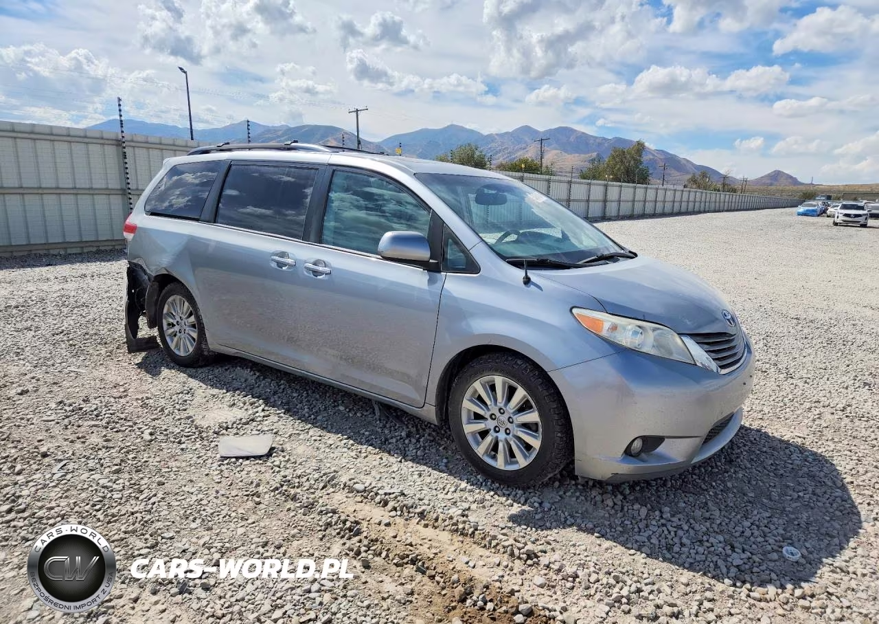 2013 Toyota Sienna Xle 7-Passenger VIN:5TDDK3DC9DS056748 - 4