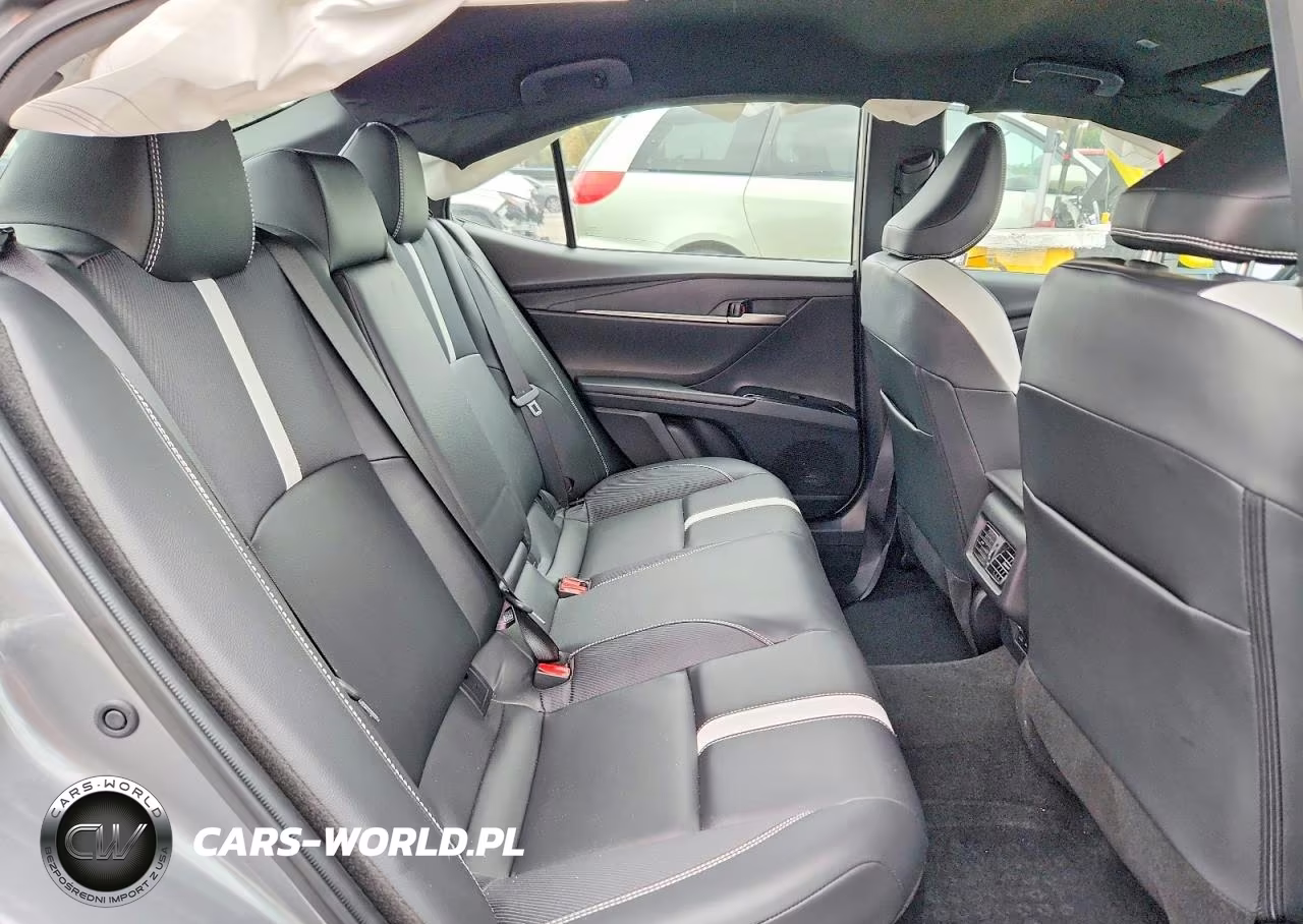2025 Toyota Camry Se VIN:4T1DAACKXSU602588 - 10
