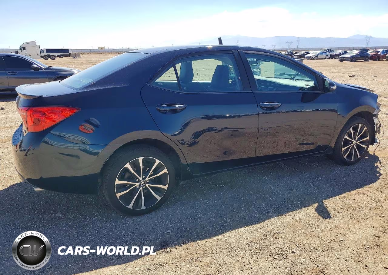 2018 Toyota Corolla Se VIN:5YFBURHE3JP798826 - 3