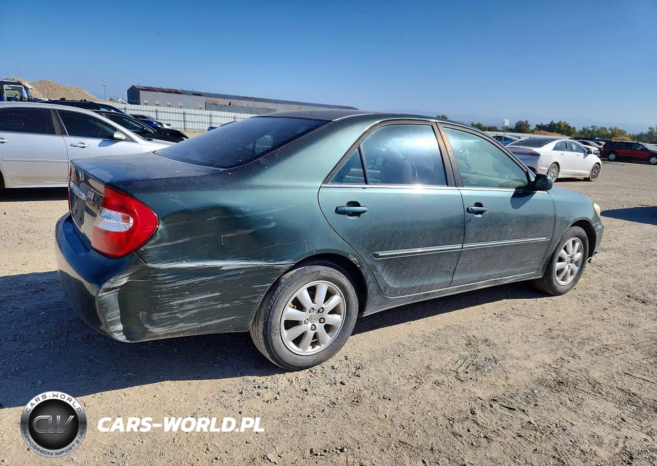 2002 Toyota Camry Xle VIN:JTDBE32K320109288 - 3