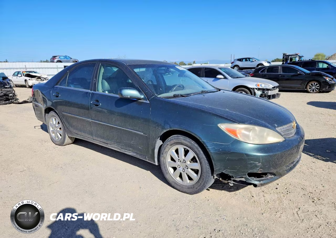 2002 Toyota Camry Xle VIN:JTDBE32K320109288 - 4