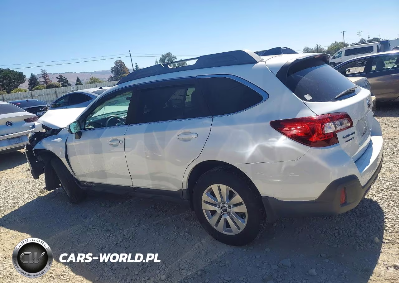 2019 Subaru Outback 2.5I Premium VIN:4S4BSAHC2K3359967 - 2