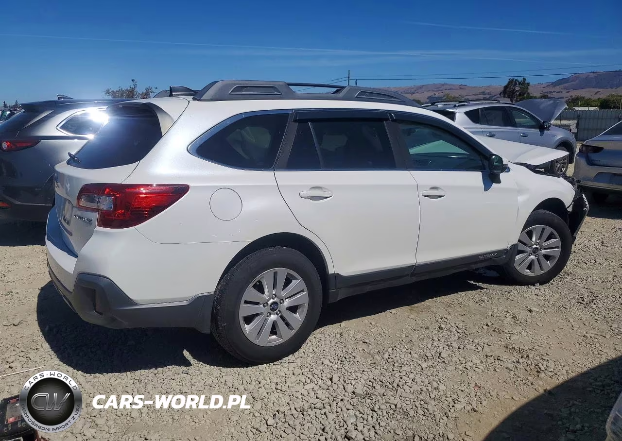 2019 Subaru Outback 2.5I Premium VIN:4S4BSAHC2K3359967 - 3
