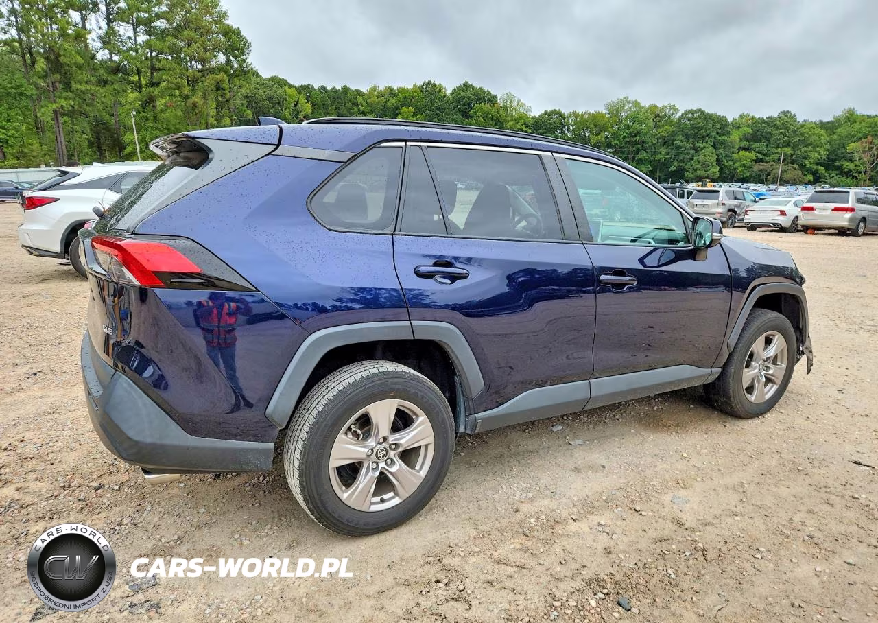 2023 Toyota Rav4 Xle VIN:2T3W1RFV0PW250438 - 3